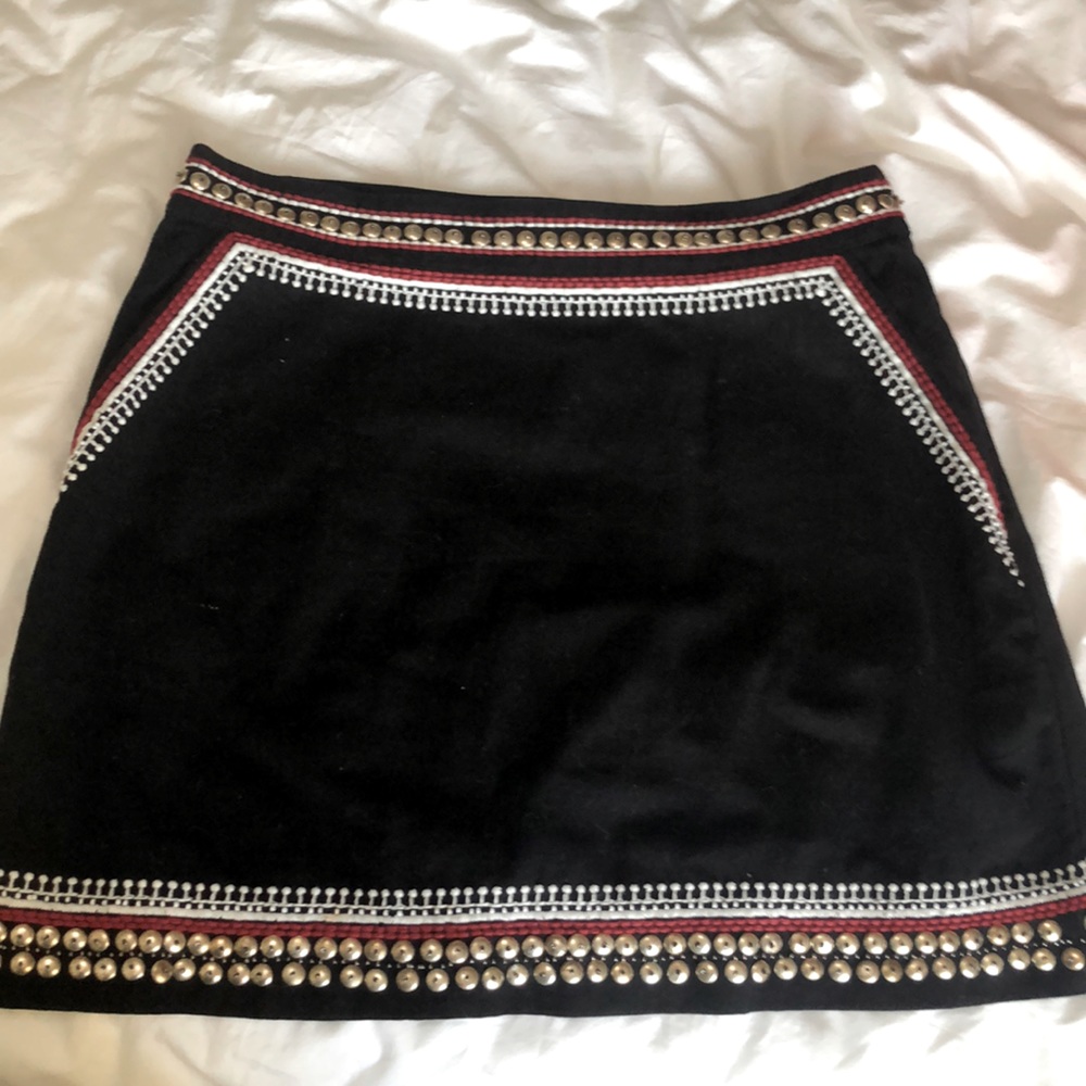Cute mini skirt with pockets!! size 10